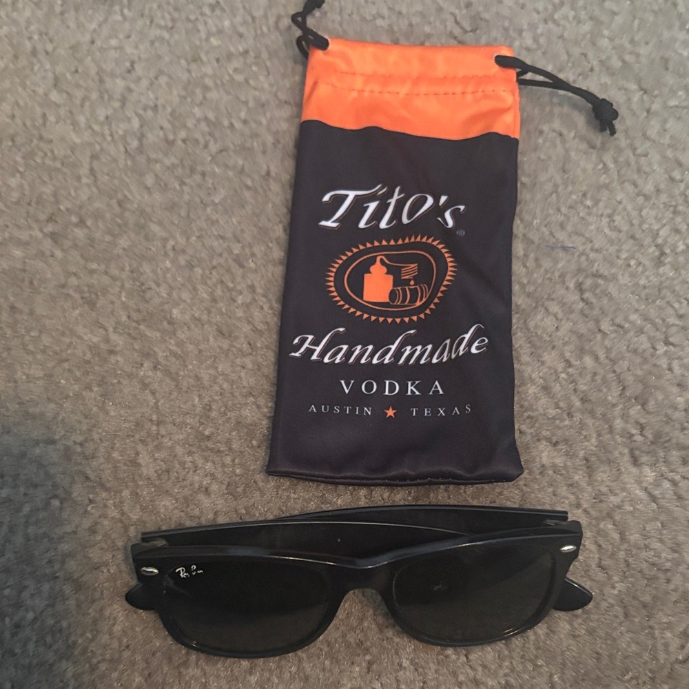 Ray-Ban Classic Black Shades-Well Loved Need Refurbishment - Picture 5 of 5
